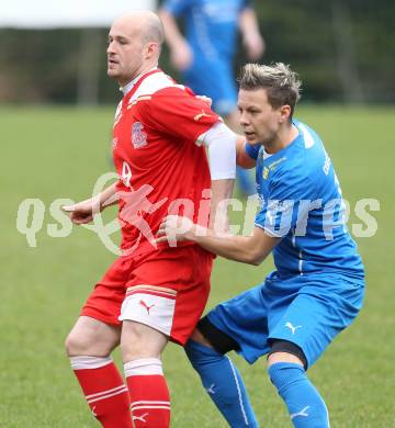 Fussball Unterliga Ost. DSG Sele Zell gegen KAC. Peter Klancar, (Zell), Daniel Barrazutti  (KAC). Zell Pfarre, am 6.4.2014.
Foto: Kuess
---
pressefotos, pressefotografie, kuess, qs, qspictures, sport, bild, bilder, bilddatenbank