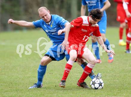 Fussball Unterliga Ost. DSG Sele Zell gegen KAC. Miran Kelih, (Zell), David Tamegger  (KAC). Zell Pfarre, am 6.4.2014.
Foto: Kuess
---
pressefotos, pressefotografie, kuess, qs, qspictures, sport, bild, bilder, bilddatenbank