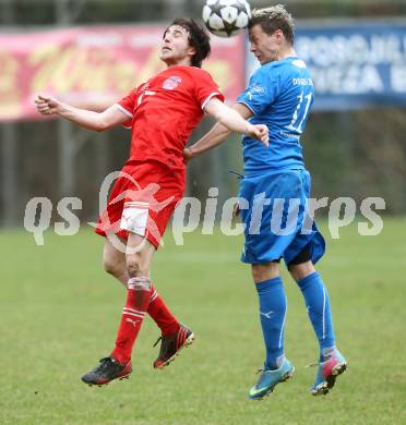 Fussball Unterliga Ost. DSG Sele Zell gegen KAC. Peter Klancar,  (Zell),  David Tamegger (KAC). Zell Pfarre, am 6.4.2014.
Foto: Kuess
---
pressefotos, pressefotografie, kuess, qs, qspictures, sport, bild, bilder, bilddatenbank