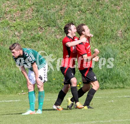 Fussball. Kaerntner Liga. Maria Saal gegen SV Feldkirchen/SV Oberglan. Torjubel Roland Krenn, Bernhard Walzl, (Maria Saal). Maria Saal, 12.4.2014.
Foto: Kuess
---
pressefotos, pressefotografie, kuess, qs, qspictures, sport, bild, bilder, bilddatenbank