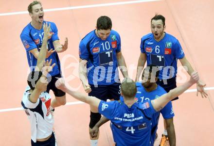 Volleyball Bundesliga. AVL Finalspiel. SK Aich/Dob gegen Hypo Tirol. Jubel  (Tirol). Bleiburg, 12.4.2014.
Foto: Kuess
---
pressefotos, pressefotografie, kuess, qs, qspictures, sport, bild, bilder, bilddatenbank