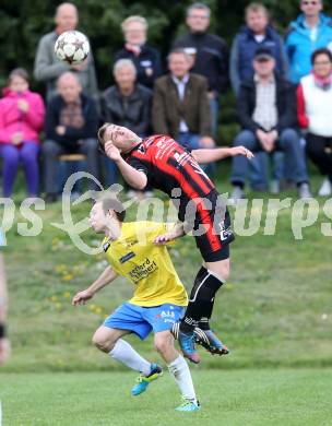 Fussball Unterliga Ost. St. Margarethen/Lav. gegen St. Michael/Lav. Mathias Moitzi (St. Margarethen), Florian Schatz (St. Michael). St. Margarethen/Lavanttal, am 12.4.2014.
Foto: Kuess
---
pressefotos, pressefotografie, kuess, qs, qspictures, sport, bild, bilder, bilddatenbank