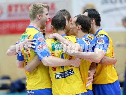 Volleyball Bundesliga. AVL Finalspiel. SK Aich/Dob gegen Hypo Tirol. Jubel (Aich). Bleiburg, 12.4.2014.
Foto: Kuess
---
pressefotos, pressefotografie, kuess, qs, qspictures, sport, bild, bilder, bilddatenbank