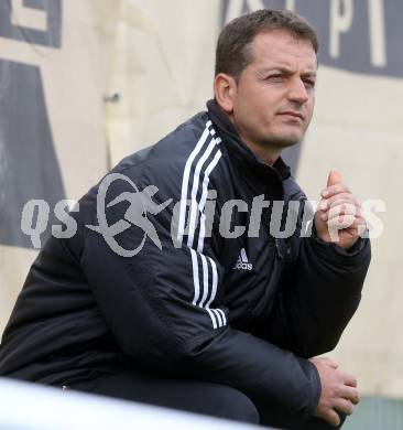 Fussball Unterliga Ost. Poggersdorf gegen St. Stefan/Lav. Trainer Lucian Florin Orga (Poggersdorf), Poggersdorf, am 13.4.2014.
Foto: Kuess
---
pressefotos, pressefotografie, kuess, qs, qspictures, sport, bild, bilder, bilddatenbank