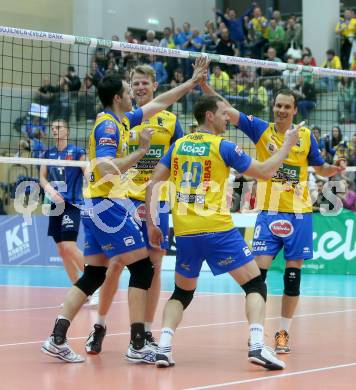 Volleyball Bundesliga. AVL Finalspiel. SK Aich/Dob gegen Hypo Tirol. Jubel (Aich). Bleiburg, 12.4.2014.
Foto: Kuess
---
pressefotos, pressefotografie, kuess, qs, qspictures, sport, bild, bilder, bilddatenbank