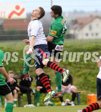 Fussball Unterliga Ost. Poggersdorf gegen St. Stefan/Lav.  Christian Fuiko, (Poggersdorf), Lukas Riegler  (St. Stefan), Poggersdorf, am 13.4.2014.
Foto: Kuess
---
pressefotos, pressefotografie, kuess, qs, qspictures, sport, bild, bilder, bilddatenbank