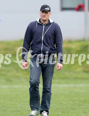 Fussball Unterliga Ost. St. Margarethen/Lav. gegen St. Michael/Lav. Trainer Herwig Kreuzer  (St. Margarethen). St. Margarethen/Lavanttal, am 12.4.2014.
Foto: Kuess
---
pressefotos, pressefotografie, kuess, qs, qspictures, sport, bild, bilder, bilddatenbank