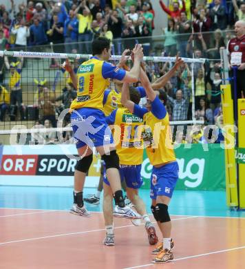 Volleyball Bundesliga. AVL Finalspiel. SK Aich/Dob gegen Hypo Tirol. Jubel (Aich). Bleiburg, 12.4.2014.
Foto: Kuess
---
pressefotos, pressefotografie, kuess, qs, qspictures, sport, bild, bilder, bilddatenbank