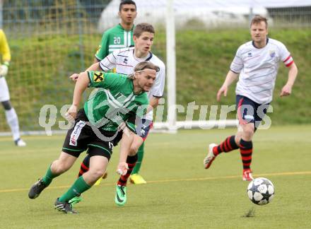 Fussball Unterliga Ost. Poggersdorf gegen St. Stefan/Lav. Fabian Krenn (Poggersdorf), Guenther Feimuth (St. Stefan), Poggersdorf, am 13.4.2014.
Foto: Kuess
---
pressefotos, pressefotografie, kuess, qs, qspictures, sport, bild, bilder, bilddatenbank