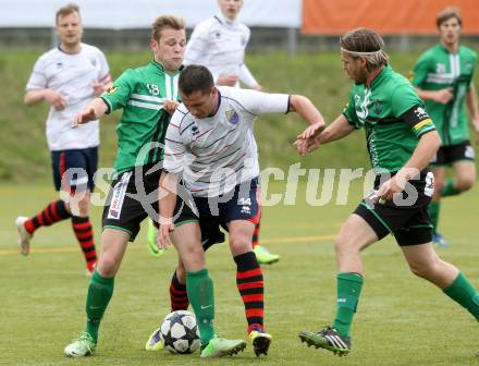 Fussball Unterliga Ost. Poggersdorf gegen St. Stefan/Lav. Blaz Brezovacki,  (Poggersdorf),  Philipp Kienzl, Guenther Feimuth (St. Stefan), Poggersdorf, am 13.4.2014.
Foto: Kuess
---
pressefotos, pressefotografie, kuess, qs, qspictures, sport, bild, bilder, bilddatenbank