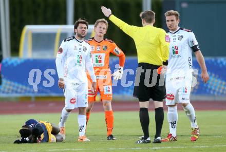 Fussball OEFB Cup. RZ Pellets WAC gegen FC Red Bull Salzburg. Nemanja Rnic (rote Karte), Christian Dobnik, Michael Sollbauer (WAC). Wolfsberg, am 16.4.2014.
Foto: Kuess

---
pressefotos, pressefotografie, kuess, qs, qspictures, sport, bild, bilder, bilddatenbank