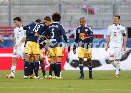 Fussball OEFB Cup. RZ Pellets WAC gegen FC Red Bull Salzburg. Torjubel Salzburg. Wolfsberg, am 16.4.2014.
Foto: Kuess

---
pressefotos, pressefotografie, kuess, qs, qspictures, sport, bild, bilder, bilddatenbank