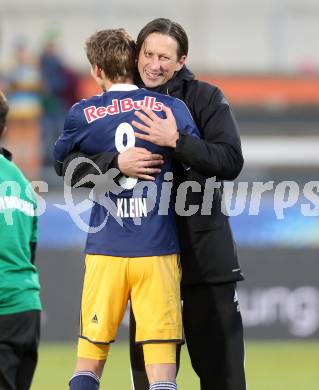 Fussball OEFB Cup. RZ Pellets WAC gegen FC Red Bull Salzburg.  Trainer Roger Schmidt, Florian Klein (Salzburg). Wolfsberg, am 16.4.2014.
Foto: Kuess

---
pressefotos, pressefotografie, kuess, qs, qspictures, sport, bild, bilder, bilddatenbank