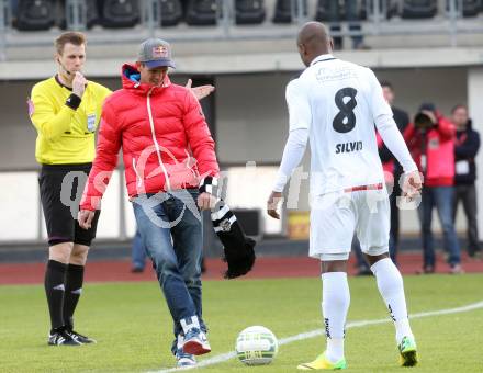 Fussball OEFB Cup. RZ Pellets WAC gegen FC Red Bull Salzburg.  Ankick durch Thomas Morgenstern. Wolfsberg, am 16.4.2014.
Foto: Kuess

---
pressefotos, pressefotografie, kuess, qs, qspictures, sport, bild, bilder, bilddatenbank