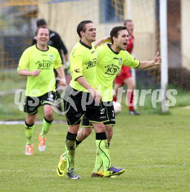 Fussball. 2. Klasse C. Krumpendorf gegen Weitensfeld. Torjubel  Patrick Klocker, Rene Burger (Krumpendorf). Krumpendorf, 20.4.2014.
Foto: Kuess
---
pressefotos, pressefotografie, kuess, qs, qspictures, sport, bild, bilder, bilddatenbank