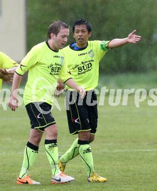 Fussball. 2. Klasse C. Krumpendorf gegen Weitensfeld. Andreas Hartl, Sayom Sornrabiap, (Krumpendorf). Krumpendorf, 20.4.2014.
Foto: Kuess
---
pressefotos, pressefotografie, kuess, qs, qspictures, sport, bild, bilder, bilddatenbank