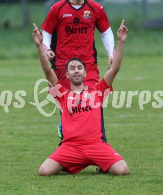 Fussball. 2. Klasse C. Krumpendorf gegen Weitensfeld.  Torjubel  Igor Cikara (Weitensfeld). Krumpendorf, 20.4.2014.
Foto: Kuess
---
pressefotos, pressefotografie, kuess, qs, qspictures, sport, bild, bilder, bilddatenbank