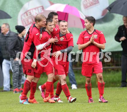 Fussball. 2. Klasse C. Krumpendorf gegen Weitensfeld.  Torjubel  Martin Stark, Jasmin Serdarevic, Asmir Jasic, Nermin Serdarevic, Igor Cikara (Weitensfeld). Krumpendorf, 20.4.2014.
Foto: Kuess
---
pressefotos, pressefotografie, kuess, qs, qspictures, sport, bild, bilder, bilddatenbank