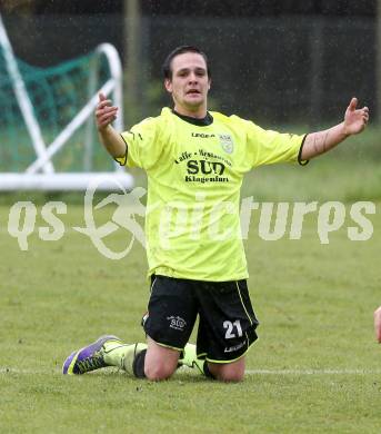 Fussball. 2. Klasse C. Krumpendorf gegen Weitensfeld. Patrick Klocker (Krumpendorf). Krumpendorf, 20.4.2014.
Foto: Kuess
---
pressefotos, pressefotografie, kuess, qs, qspictures, sport, bild, bilder, bilddatenbank