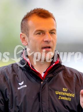 Fussball. 2. Klasse C. Krumpendorf gegen Weitensfeld. Trainer Said Jasic(Weitensfeld). Krumpendorf, 20.4.2014.
Foto: Kuess
---
pressefotos, pressefotografie, kuess, qs, qspictures, sport, bild, bilder, bilddatenbank