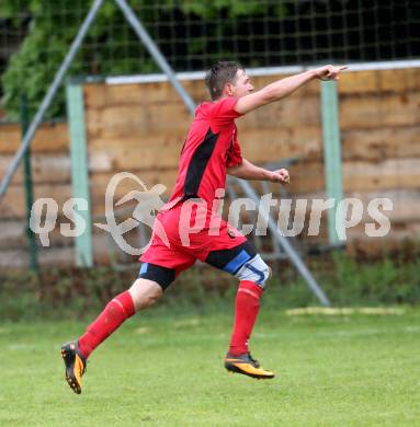 Fussball. 2. Klasse C. Krumpendorf gegen Weitensfeld.  Torjubel  Harald Stark(Weitensfeld). Krumpendorf, 20.4.2014.
Foto: Kuess
---
pressefotos, pressefotografie, kuess, qs, qspictures, sport, bild, bilder, bilddatenbank