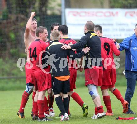 Fussball. 2. Klasse C. Krumpendorf gegen Weitensfeld.  Torjubel  (Weitensfeld). Krumpendorf, 20.4.2014.
Foto: Kuess
---
pressefotos, pressefotografie, kuess, qs, qspictures, sport, bild, bilder, bilddatenbank