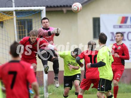 Fussball. 2. Klasse C. Krumpendorf gegen Weitensfeld. Anel Sandal (Krumpendorf), Martin Stark (Weitensfeld). Krumpendorf, 20.4.2014.
Foto: Kuess
---
pressefotos, pressefotografie, kuess, qs, qspictures, sport, bild, bilder, bilddatenbank