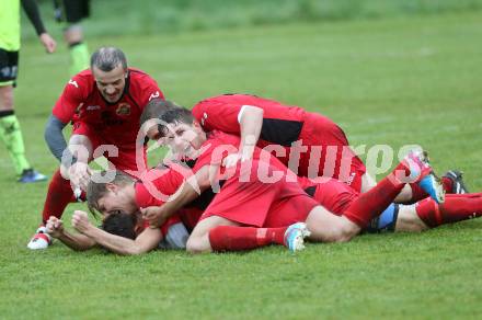 Fussball. 2. Klasse C. Krumpendorf gegen Weitensfeld.  Torjubel  Asmir Jasic, Igor Cikara, Harald Stark, Martin Stark (Weitensfeld). Krumpendorf, 20.4.2014.
Foto: Kuess
---
pressefotos, pressefotografie, kuess, qs, qspictures, sport, bild, bilder, bilddatenbank