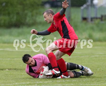 Fussball. 2. Klasse C. Krumpendorf gegen Weitensfeld. Anel Sandal (Krumpendorf), Asmir Jasic (Weitensfeld). Krumpendorf, 20.4.2014.
Foto: Kuess
---
pressefotos, pressefotografie, kuess, qs, qspictures, sport, bild, bilder, bilddatenbank