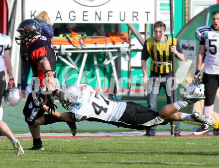 American Football. Carinthian Lions gegen Swarco Raiders Tirol. Dario Dobrolevski (Carinthian Lions), Ralph Fruehwirth (Raiders Tirol). Klagenfurt, 19.4.2014.
Foto: Kiuess
---
pressefotos, pressefotografie, kuess, qs, qspictures, sport, bild, bilder, bilddatenbank