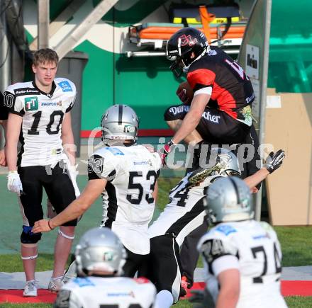 American Football. Carinthian Lions gegen Swarco Raiders Tirol. Thomas Torta (Carinthian Lions), Clemens Kolb (Raiders Tirol). Klagenfurt, 19.4.2014.
Foto: Kiuess
---
pressefotos, pressefotografie, kuess, qs, qspictures, sport, bild, bilder, bilddatenbank