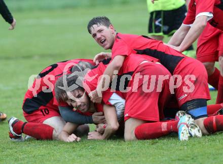 Fussball. 2. Klasse C. Krumpendorf gegen Weitensfeld.  Torjubel  Asmir Jasic, Igor Cikara, Harald Stark, Martin Stark (Weitensfeld). Krumpendorf, 20.4.2014.
Foto: Kuess
---
pressefotos, pressefotografie, kuess, qs, qspictures, sport, bild, bilder, bilddatenbank