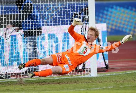 Fussball OEFB Cup. RZ Pellets WAC gegen FC Red Bull Salzburg. Christian Dobnik (WAC). Wolfsberg, am 16.4.2014.
Foto: Kuess

---
pressefotos, pressefotografie, kuess, qs, qspictures, sport, bild, bilder, bilddatenbank