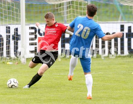 Fussball Kaerntner Liga. SG Annabichler Austria Amateure gegen Maria Saal.  Lumbardh Salihu,  (ASV), Kevin Puschl Schliefnig (Maria Saal). Annabichl am 21.4.2014.
Foto: Kuess
---
pressefotos, pressefotografie, kuess, qs, qspictures, sport, bild, bilder, bilddatenbank