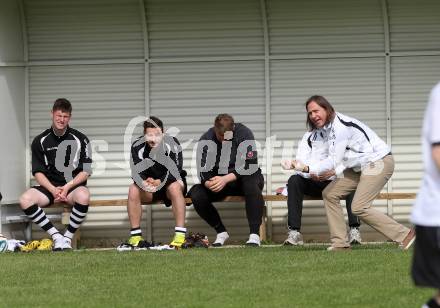 Fussball. Unterliga Ost. Kuehnsdorf gegen St. Stefan. Trainer Richard Huber (Kuehnsdorf). Kuehnsdorf, 26. 4.2014.
Foto: Kuess
---
pressefotos, pressefotografie, kuess, qs, qspictures, sport, bild, bilder, bilddatenbank