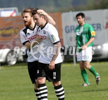 Fussball. Unterliga Ost. Kuehnsdorf gegen St. Stefan. Torjubel Thomas Wotolen, Helmut Schwab (Kuehnsdorf). Kuehnsdorf, 26. 4.2014.
Foto: Kuess
---
pressefotos, pressefotografie, kuess, qs, qspictures, sport, bild, bilder, bilddatenbank