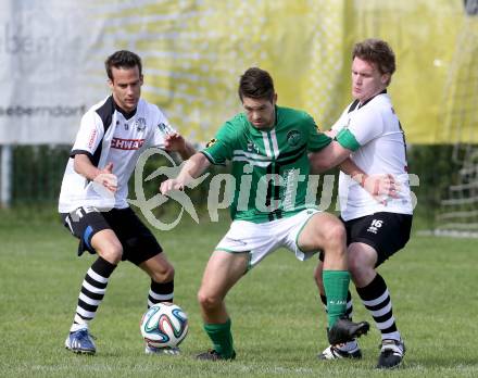 Fussball. Unterliga Ost. Kuehnsdorf gegen St. Stefan. Stefan Golautschnig, Tim Diego Serno (Kuehnsdorf), Stephan Baumgartner (St. Stefan). Kuehnsdorf, 26. 4.2014.
Foto: Kuess
---
pressefotos, pressefotografie, kuess, qs, qspictures, sport, bild, bilder, bilddatenbank