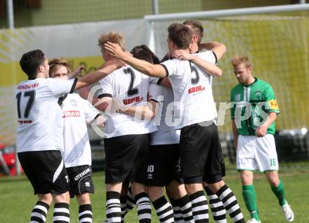 Fussball. Unterliga Ost. Kuehnsdorf gegen St. Stefan. Torjubel (Kuehnsdorf). Kuehnsdorf, 26. 4.2014.
Foto: Kuess
---
pressefotos, pressefotografie, kuess, qs, qspictures, sport, bild, bilder, bilddatenbank