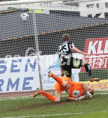 Fussball BUndesliga. RZ Pellets WAC gegen SK Puntigamer Sturm Graz. Alexander Kofler, (WAC), Robert Beric  (Sturm). Wolfsberg, am 27.4.2014.
Foto: Kuess
---
pressefotos, pressefotografie, kuess, qs, qspictures, sport, bild, bilder, bilddatenbank