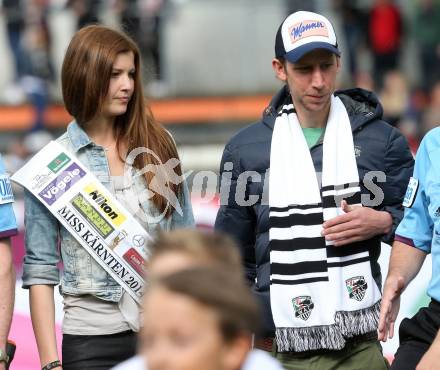 Fussball BUndesliga. RZ Pellets WAC gegen SK Puntigamer Sturm Graz. Miss Kaernten, Martin Koch. Wolfsberg, am 27.4.2014.
Foto: Kuess
---
pressefotos, pressefotografie, kuess, qs, qspictures, sport, bild, bilder, bilddatenbank