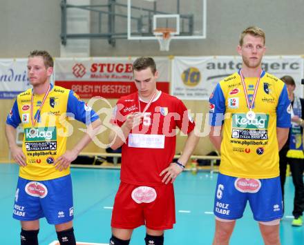 Volleyball Bundesliga. AVL Finalspiel. SK Aich/Dob gegen Hypo Tirol. Enttaeuscht Aich/Dob.  Bleiburg, 26.4.2014.
Foto: Kuess 
---
pressefotos, pressefotografie, kuess, qs, qspictures, sport, bild, bilder, bilddatenbank