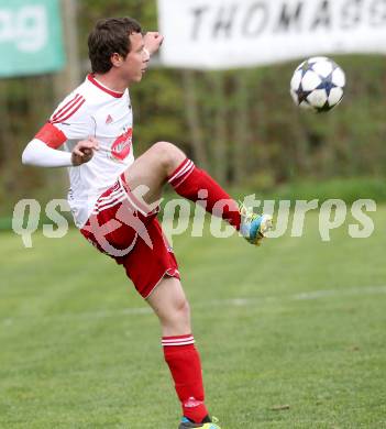 Fussball Unterliga Ost. DSG Sele Zell gegen Ludmannsdorf. Michael Sablatnik (Ludmannsdorf). Zell, 1.5.2014.
Foto: Kuess
---
pressefotos, pressefotografie, kuess, qs, qspictures, sport, bild, bilder, bilddatenbank