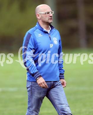 Fussball Unterliga Ost. DSG Sele Zell gegen Ludmannsdorf. Trainer Simon Paulitsch (Ludmannsdorf). Zell, 1.5.2014.
Foto: Kuess
---
pressefotos, pressefotografie, kuess, qs, qspictures, sport, bild, bilder, bilddatenbank