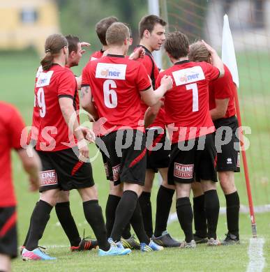 Fussball Kaerntner Liga. Maria Saal gegen ATUS Ferlach. Torjubel  (Maria Saal). Maria Saal, am 3.5.2014.
Foto: Kuess
---
pressefotos, pressefotografie, kuess, qs, qspictures, sport, bild, bilder, bilddatenbank