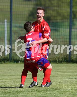 Fussball. Unterliga Ost. Ludmannsdorf gegen SG SAK Amateure 1b. Torjubel Benjamin Mario Woschitz, Manfred Ogris (SAK). Ludmannsdorf, 4.5.2014
Foto: Kuess
---
pressefotos, pressefotografie, kuess, qs, qspictures, sport, bild, bilder, bilddatenbank