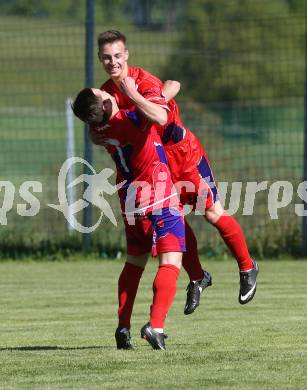 Fussball. Unterliga Ost. Ludmannsdorf gegen SG SAK Amateure 1b. Torjubel Benjamin Mario Woschitz, Manfred Ogris (SAK). Ludmannsdorf, 4.5.2014
Foto: Kuess
---
pressefotos, pressefotografie, kuess, qs, qspictures, sport, bild, bilder, bilddatenbank