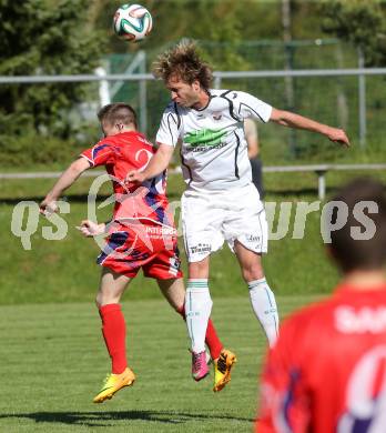 Fussball. Unterliga Ost. Ludmannsdorf gegen SG SAK Amateure 1b. Dejan Smeh (Ludmannsdorf), Joze Kumprej (SAK). Ludmannsdorf, 4.5.2014
Foto: Kuess
---
pressefotos, pressefotografie, kuess, qs, qspictures, sport, bild, bilder, bilddatenbank