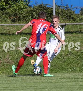 Fussball. Unterliga Ost. Ludmannsdorf gegen SG SAK Amateure 1b. Julian Hobel (Ludmannsdorf), Zdravko Koletnik (SAK). Ludmannsdorf, 4.5.2014
Foto: Kuess
---
pressefotos, pressefotografie, kuess, qs, qspictures, sport, bild, bilder, bilddatenbank