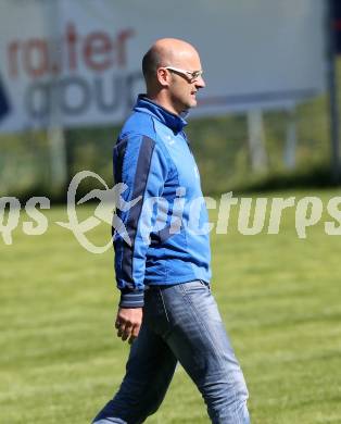 Fussball. Unterliga Ost. Ludmannsdorf gegen SG SAK Amateure 1b. Trainer Simon Hans Paulitsch (Ludmannsdorf). Ludmannsdorf, 4.5.2014
Foto: Kuess
---
pressefotos, pressefotografie, kuess, qs, qspictures, sport, bild, bilder, bilddatenbank