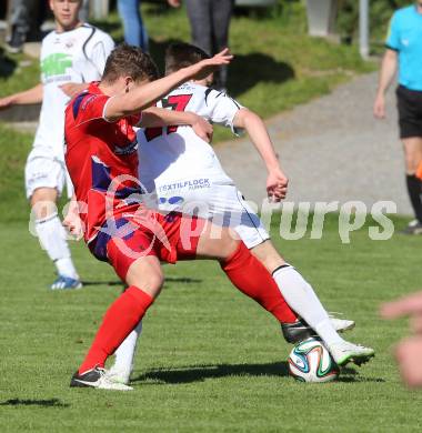 Fussball. Unterliga Ost. Ludmannsdorf gegen SG SAK Amateure 1b. Markus Partl (Ludmannsdorf), Rafael Fabian Lerchster (SAK). Ludmannsdorf, 4.5.2014
Foto: Kuess
---
pressefotos, pressefotografie, kuess, qs, qspictures, sport, bild, bilder, bilddatenbank